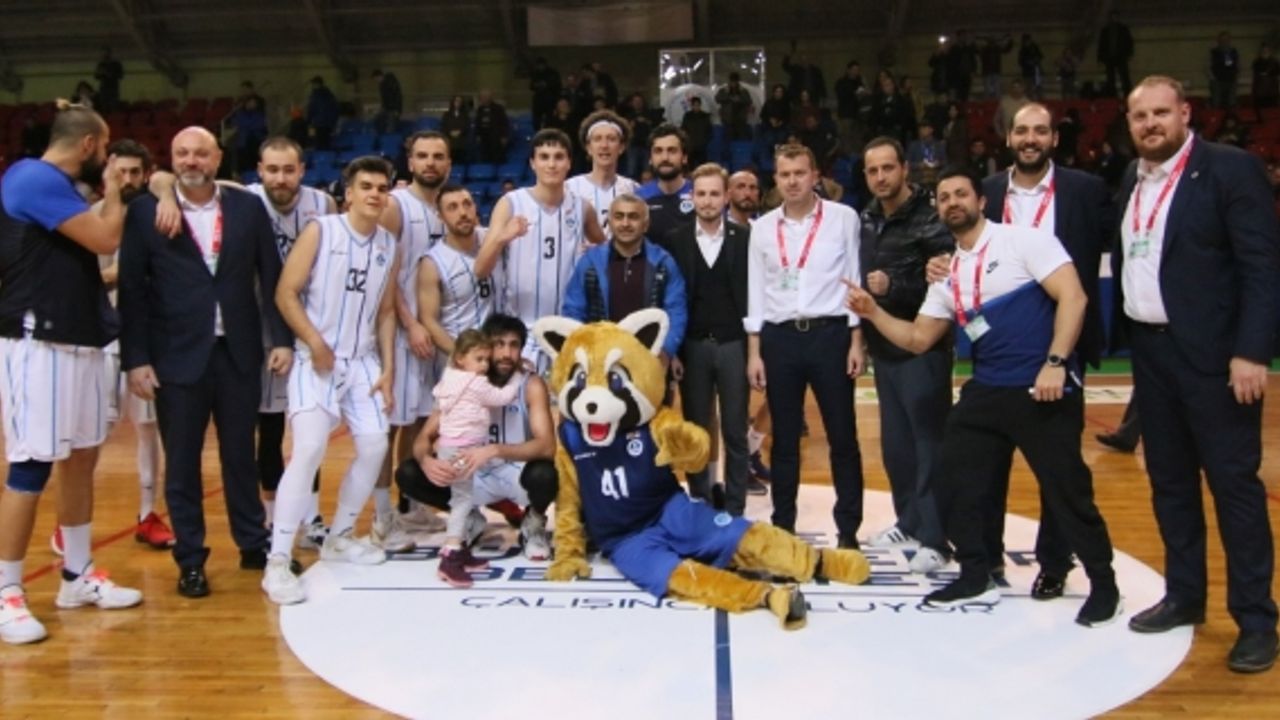 Büyükşehir Kağıtspor evinde yenilmiyor