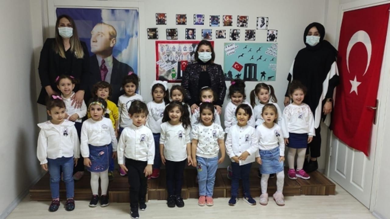 Bilgi Köprüsü tek bir ağızdan haykırdı: “Çanakkale Geçilmez”