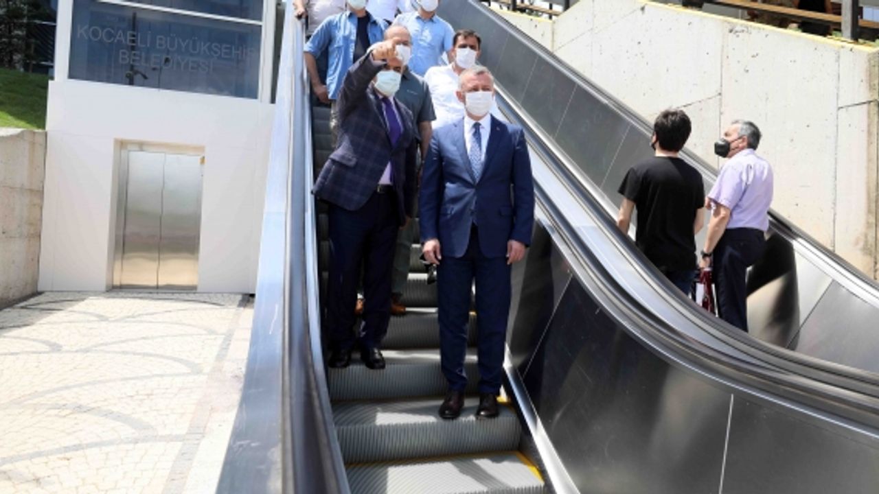 KOÜ Hastanesi Ek Poliklinik Binası'nda yürüyen merdiven yapımı tamamlandı