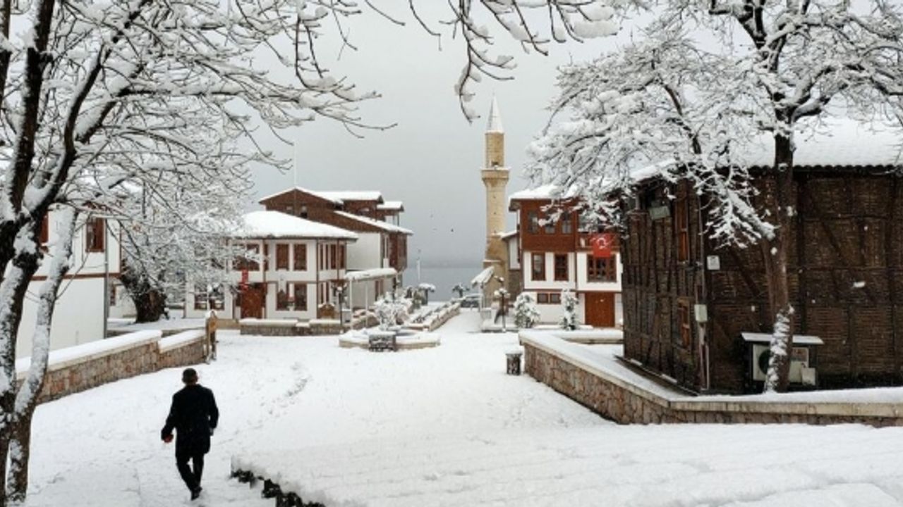“SİZİN GÖZÜNÜZDEN GÖLCÜK” KONULU ÖDÜLLÜ FOTOĞRAF YARIŞMASI SONUÇLANDI