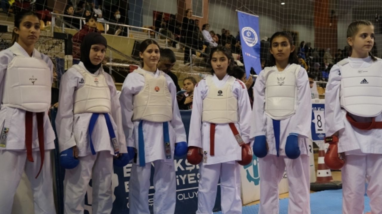 ‘Sporun Başkenti Kocaeli’de karate coşkusu