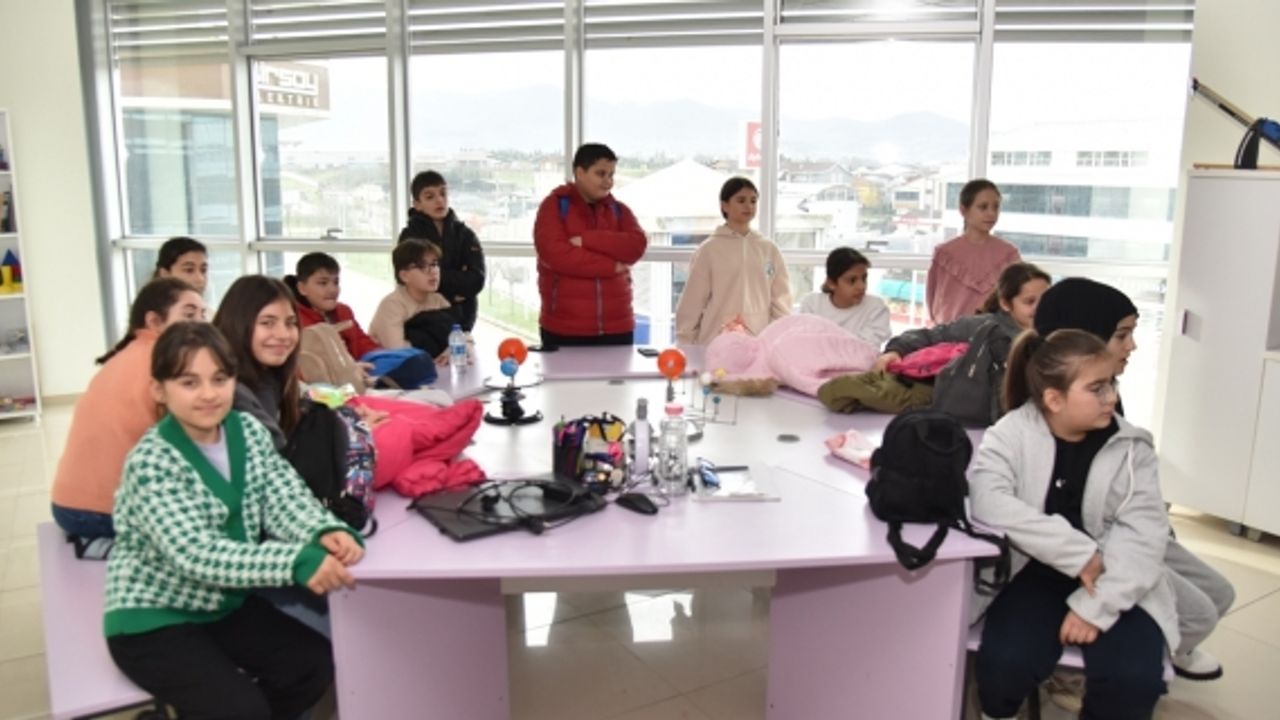 “ÖNEM” GENÇLERİNDEN KARTEPE GENÇ AKADEMİ’YE ZİYARET