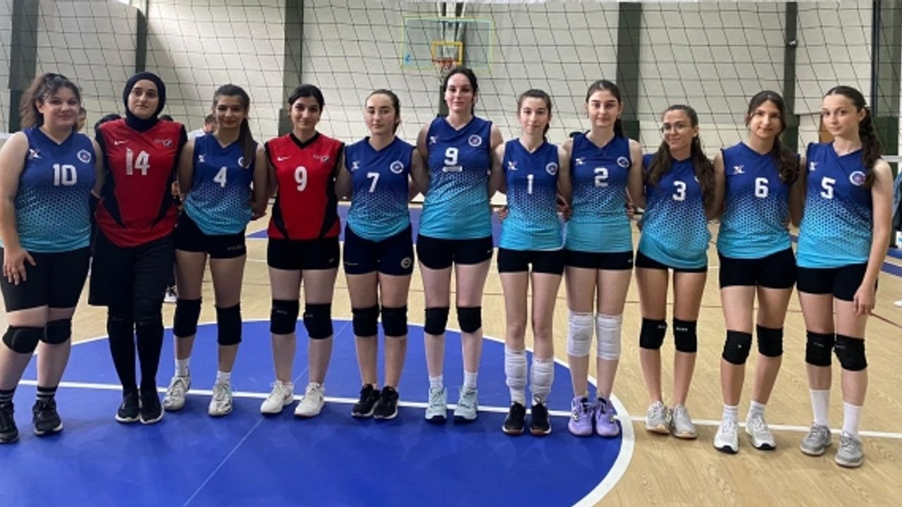 Körfez Belediyesi Genç Kızlar Voleybol Turnuvası düzenledi
