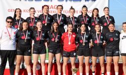 Körfez’in kızları Ragbide Türkiye Şampiyonu oldu 