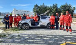 Büyükşehir İtfaiyesi’nden AKUT’a eğitim desteği