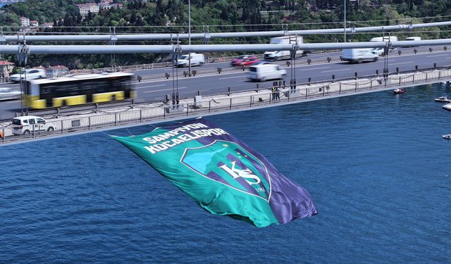 Şanlı Kocaelispor Bayrağı, İstanbul Boğazı’nda