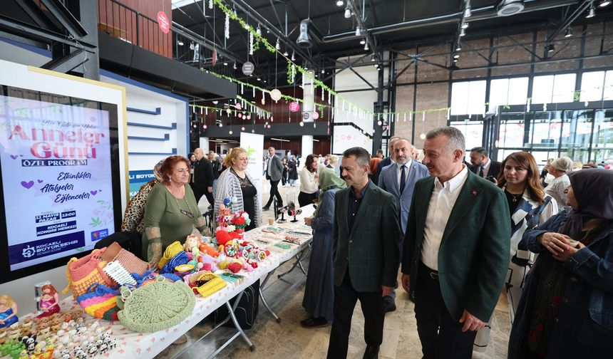 Büyükşehir’den Anneler Günü’ne renkli kutlama